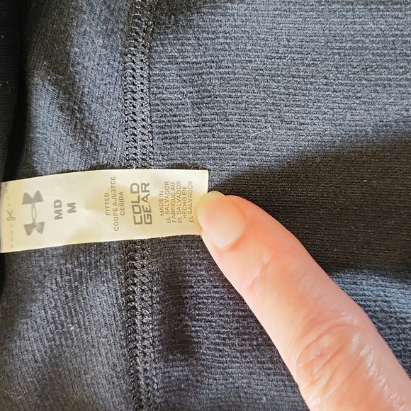 Nice Under Armour cold gear quarter zip pullover with thumb holes. Great shape! - Picture 7 of 7